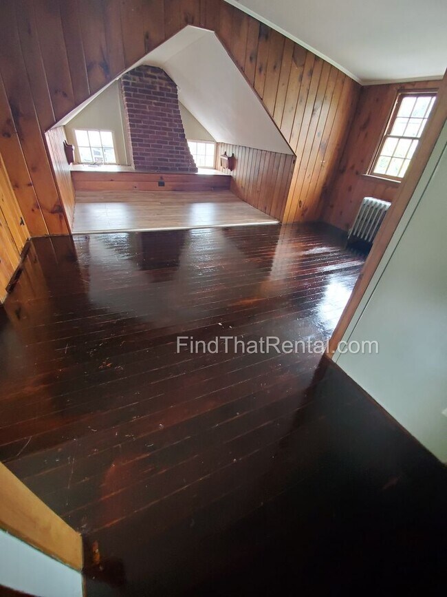 Building Photo - Spacious 1790s Gem in downtown Carlisle: Pet-Friendly, Fenced Yard, Laundry, Screened Porch, Near...