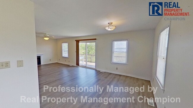 Building Photo - Charming Water Front Home with Private Dock