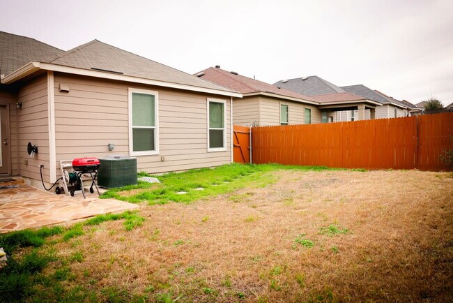 Building Photo - 3432 Jefferson Dr