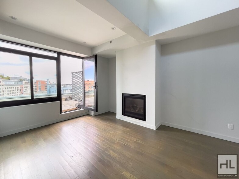 Building Photo - Bushwick Avenue / Spacious 2-Bed 1-Bath / ...