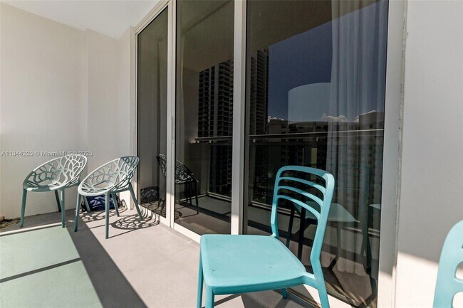 Building Photo - 3000 S Ocean Dr