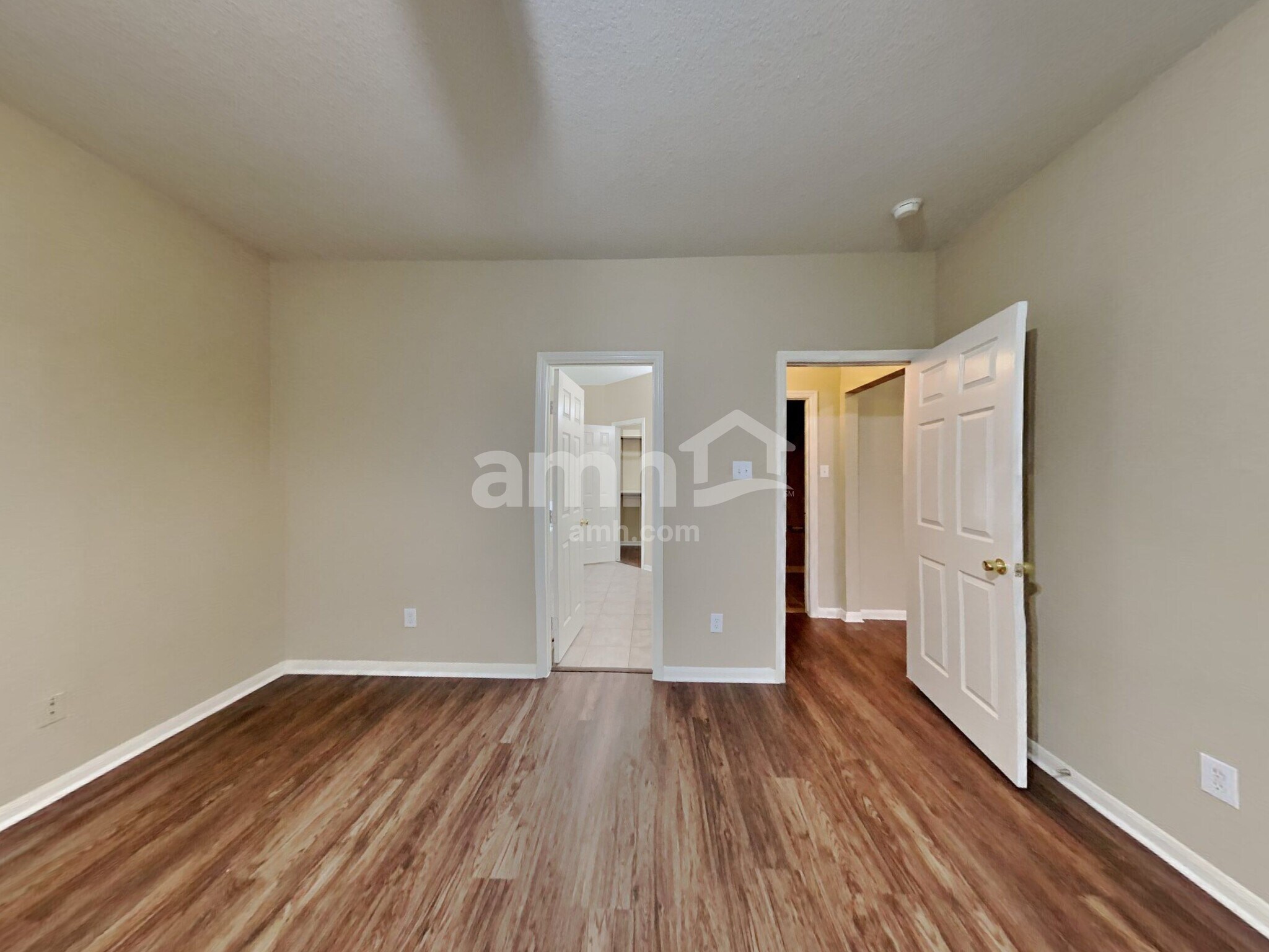 Building Photo - 1627 Buckingham Dr