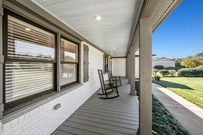Building Photo - 124 Clack Cir
