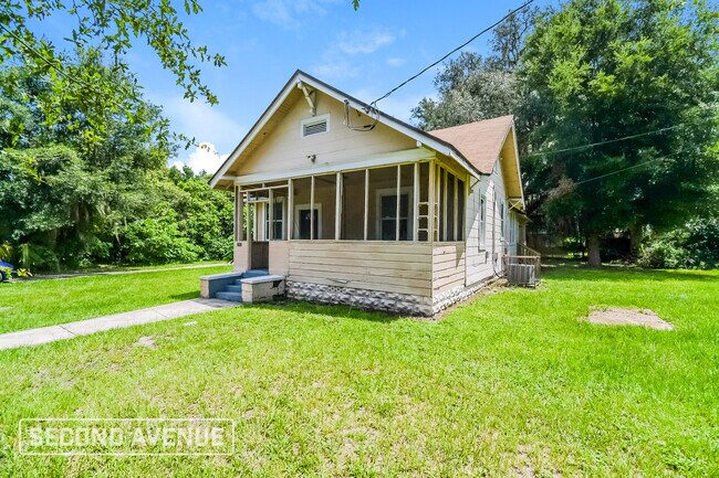 Building Photo - 9043 9th Ave