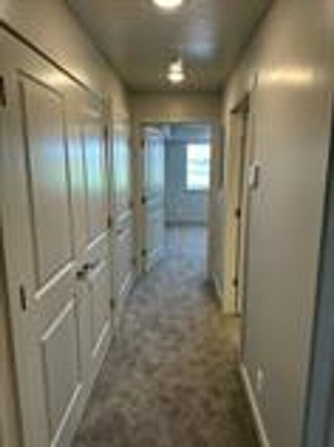 Building Photo - Red Vista Condos!