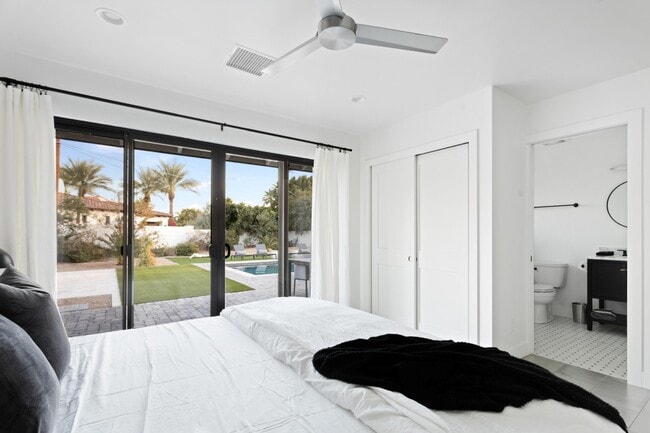 Building Photo - 4633 N 49th Pl