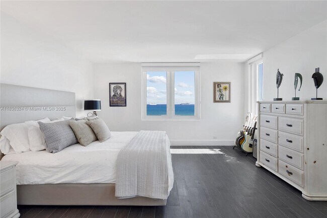 Building Photo - 2301 Collins Ave
