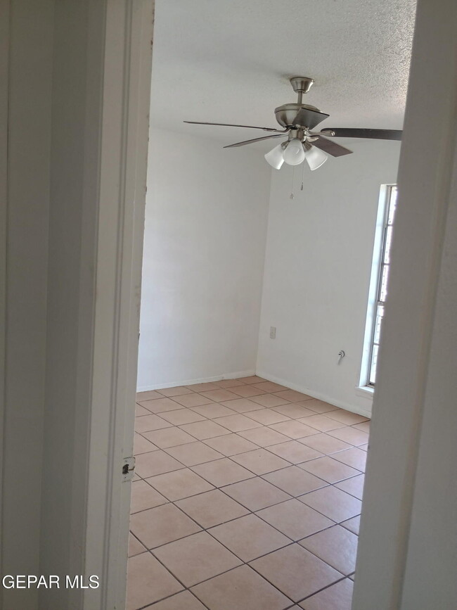 Building Photo - 3415 Wickham Ave