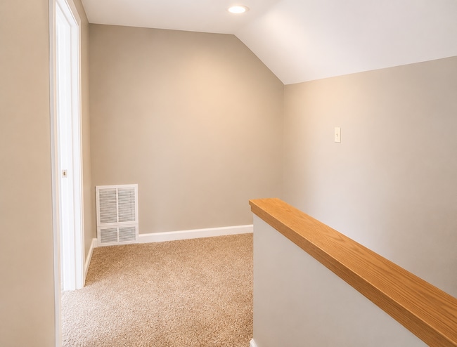 Building Photo - 3 Bed / 1 Bath Home in Dubuque