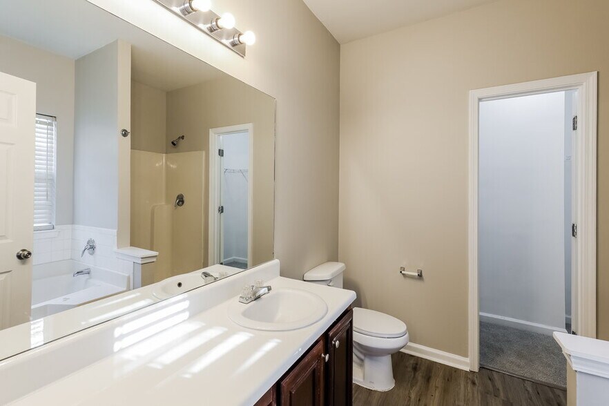 Building Photo - 1113 Watercourse Way
