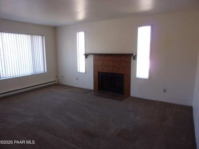 Building Photo - 1299 Tapadero Dr
