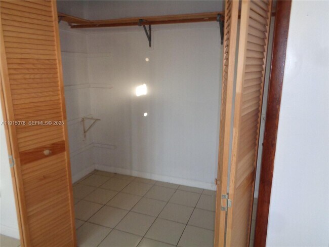 Building Photo - 32970 SW 210th Ave