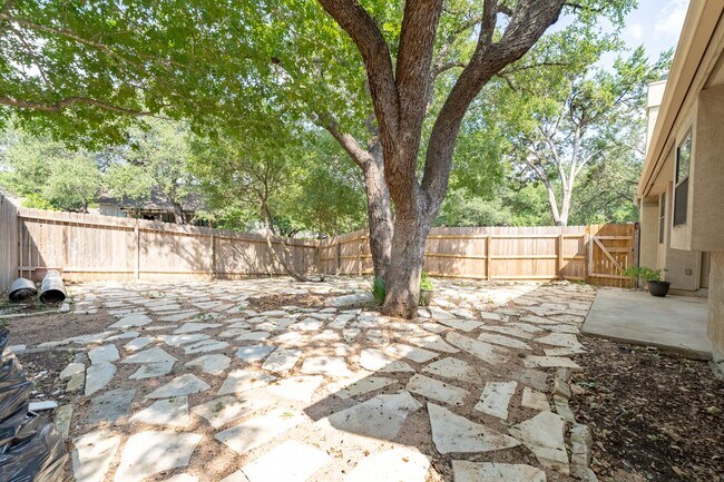 Building Photo - 16817 Brookwood