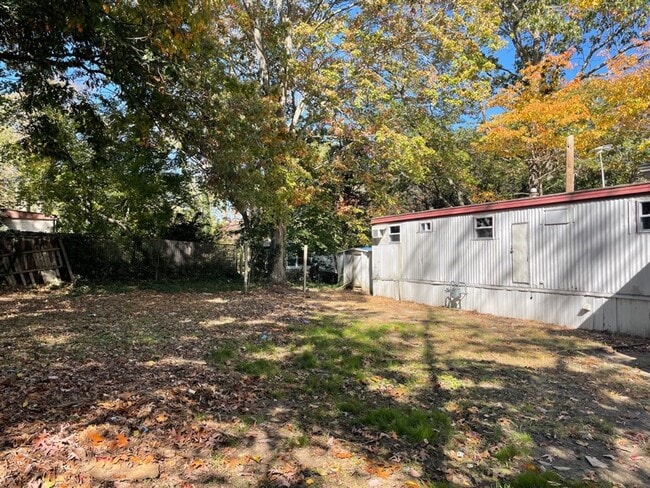 Building Photo - Updated 3 bedroom, 1.5 bath Home FOR RENT in Laurel Lakes, NJ $1450