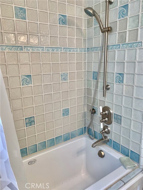 Building Photo - 3003 Ocean Front Walk