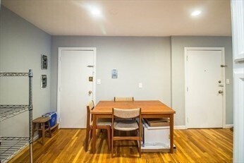 Building Photo - 50 Seymour St