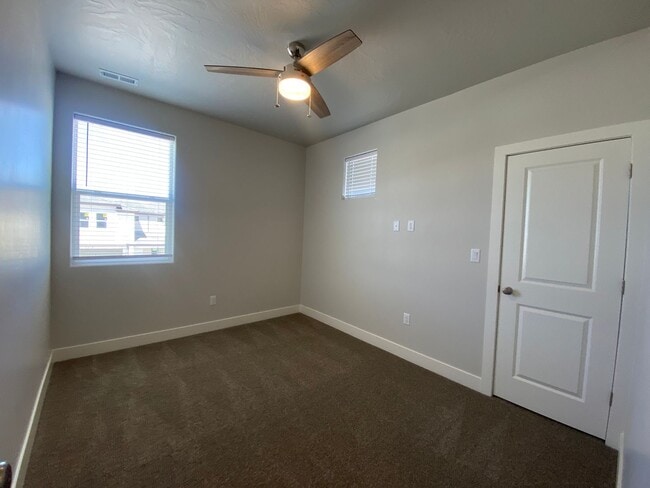 Building Photo - 1131 S 4380 W