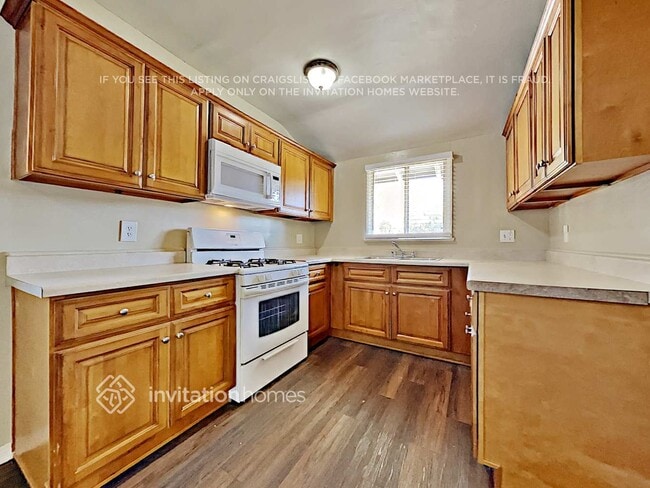 Building Photo - 7359 Louise Ave