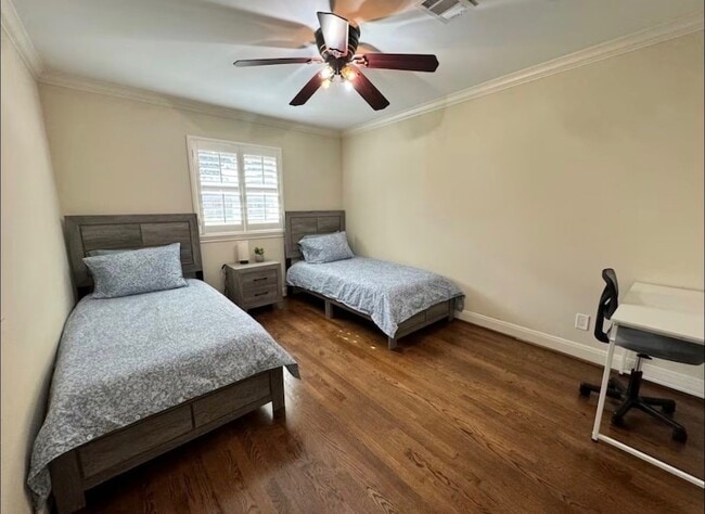 Building Photo - 6906 Alderney Dr