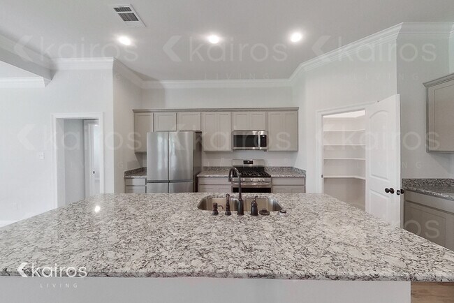 Building Photo - 103 Aubergine Ln.