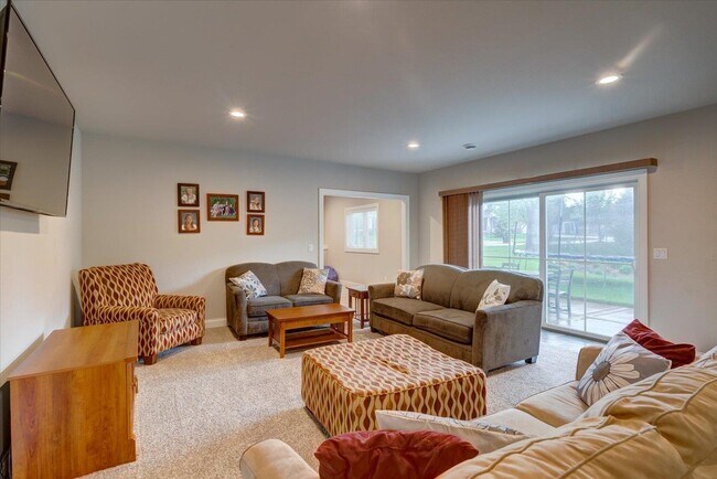 Building Photo - 1002 Millies Way