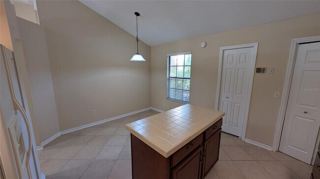 Building Photo - 840 Lake Jackson Cir