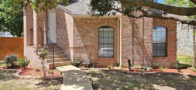 Building Photo - 12718 Hilltop Dr