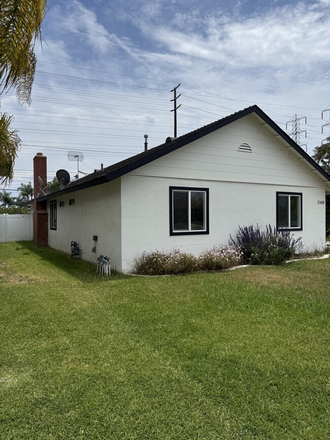 Building Photo - 17430 Santa Maria St