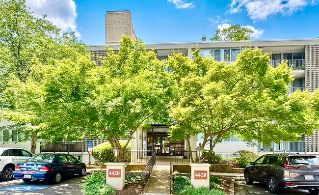 Building Photo - 4420 Briarwood Ct N