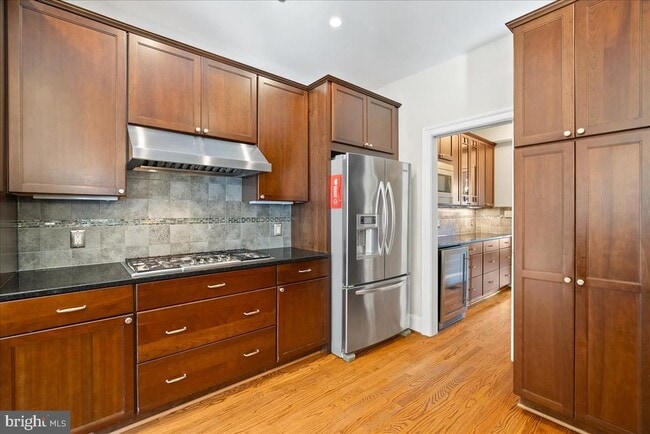 Building Photo - 902 Ramsey St