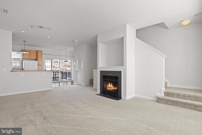 Building Photo - 22941 Fontwell Square