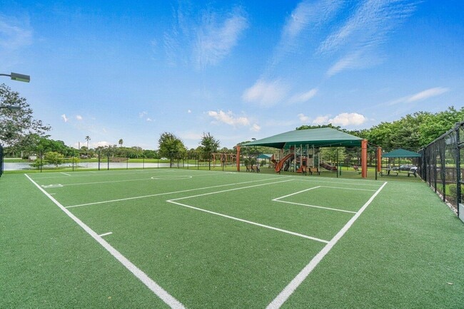 Building Photo - 10881 La Salinas Cir