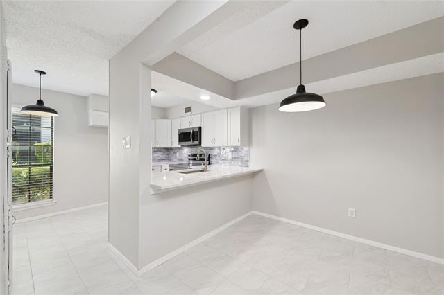 Building Photo - 333 Melrose Dr