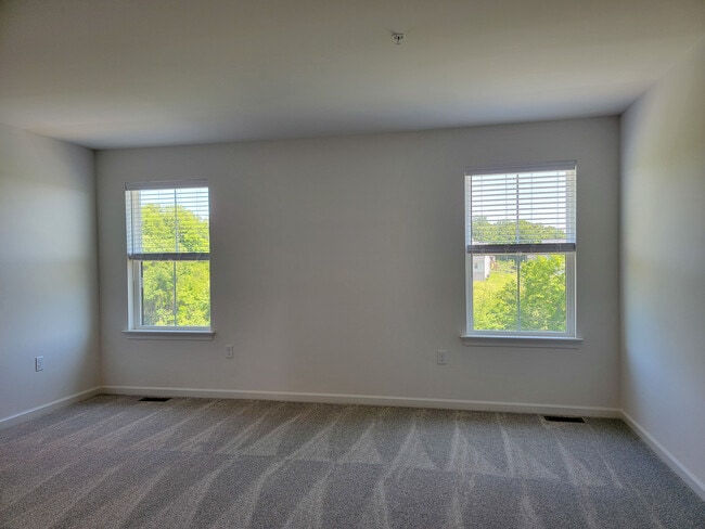 Building Photo - 2129 S Autumn Chase Dr