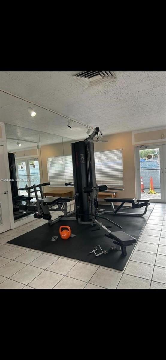 Building Photo - 7450 Miami Lakes Dr