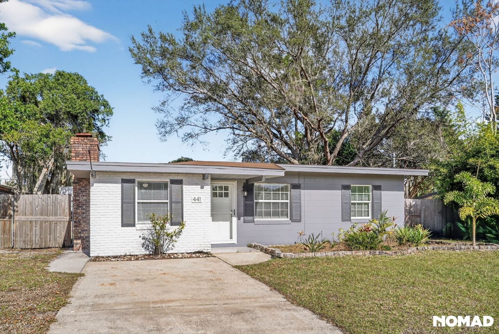 Building Photo - 441 E 5th St