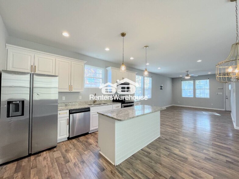 Building Photo - 1900 County St