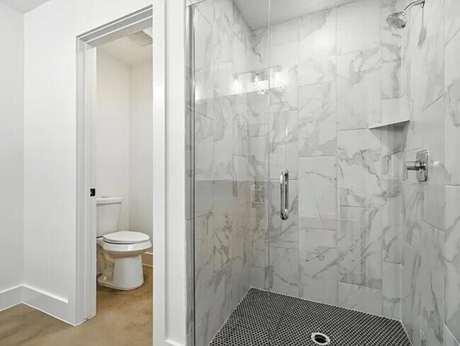 Building Photo - 1004 Branch St