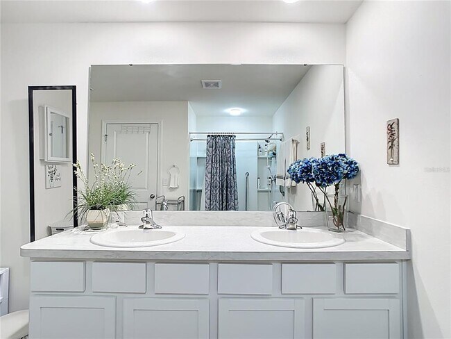 Building Photo - 7161 SW 135th Pl