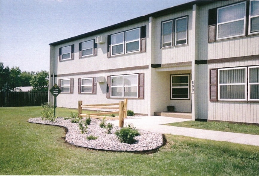 Primary Photo - Center Street Apartments