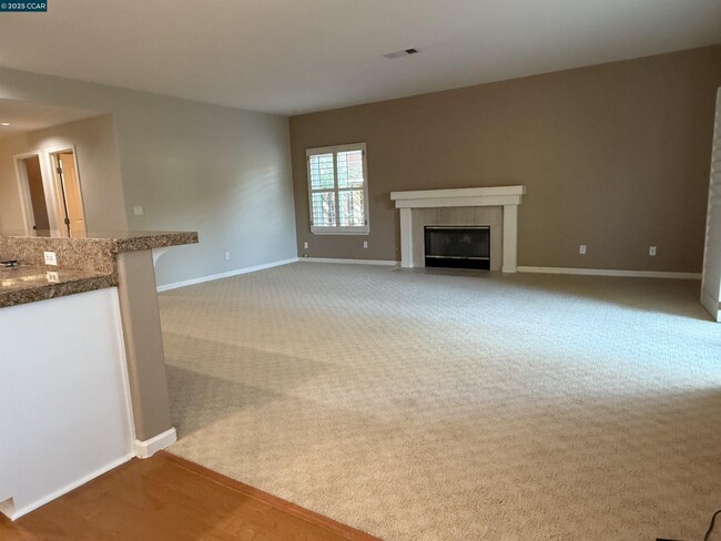 Building Photo - 600 Bourne Ct