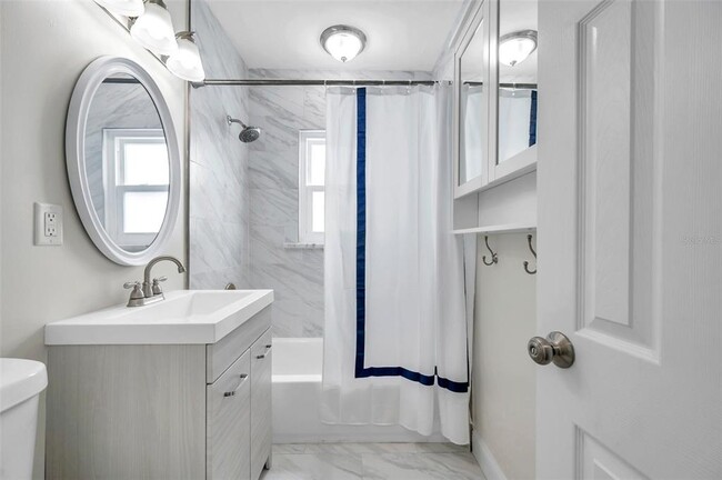 Building Photo - 4000 10th Ave N