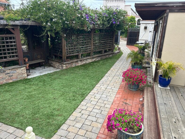 Building Photo - 1140 Tuolumne St