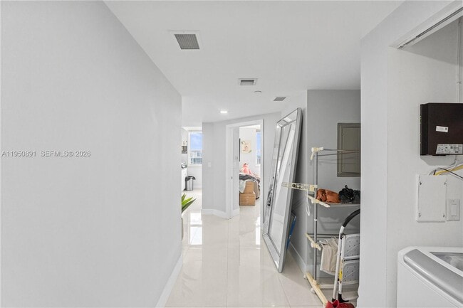 Building Photo - 19501 W Country Club Dr