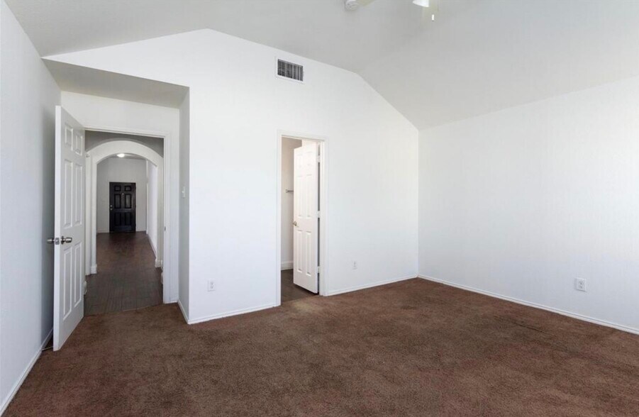 Building Photo - 1123 Warrior Dr