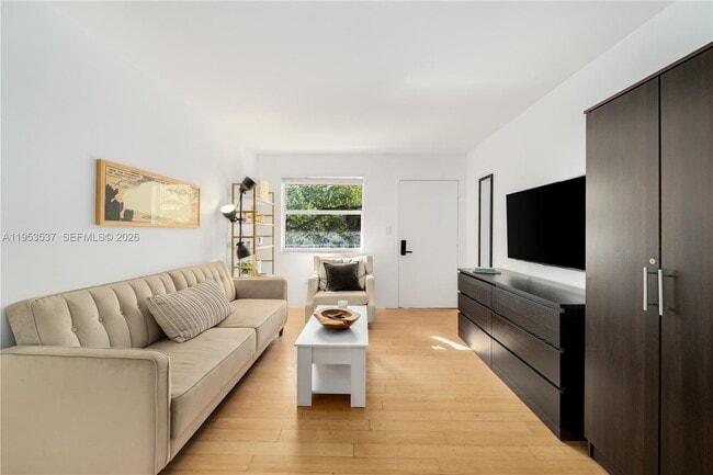 Building Photo - 651 NE 60th St