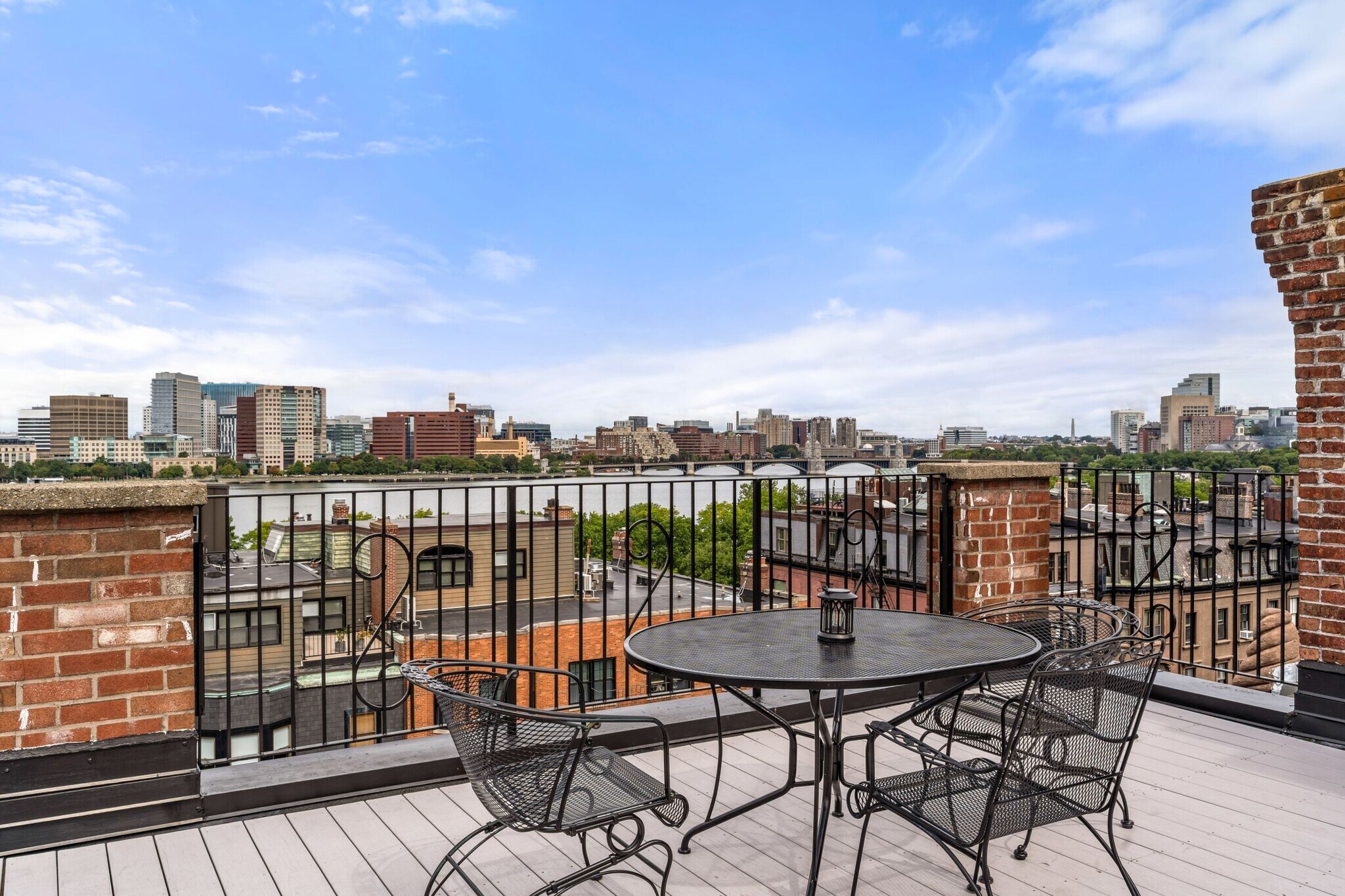 Building Photo - 259 Beacon St