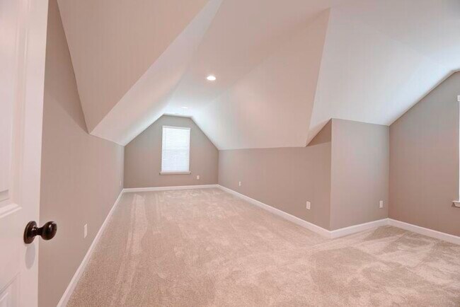 Building Photo - 921 Graysville Rd