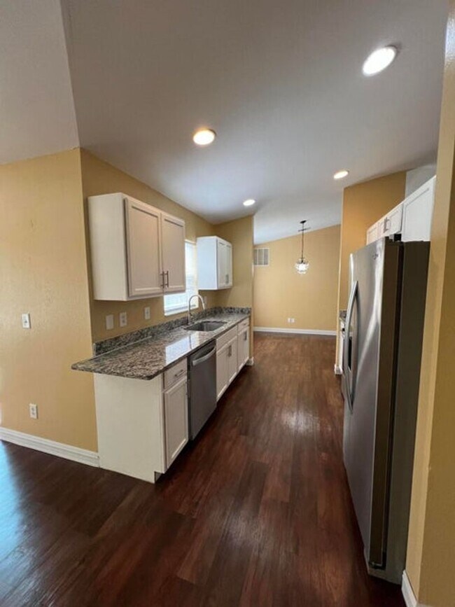 Building Photo - Annual Rental In Jensen Beach