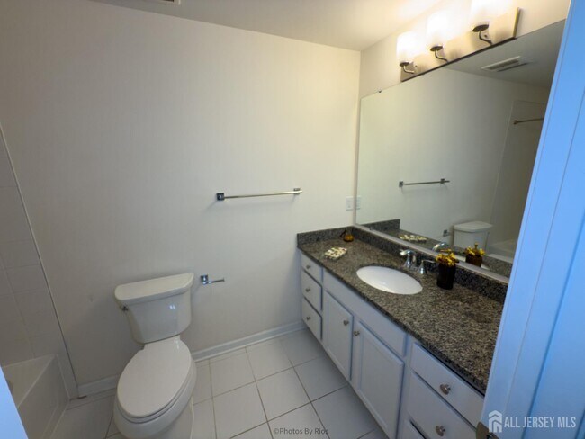 Building Photo - 246 Park Ln